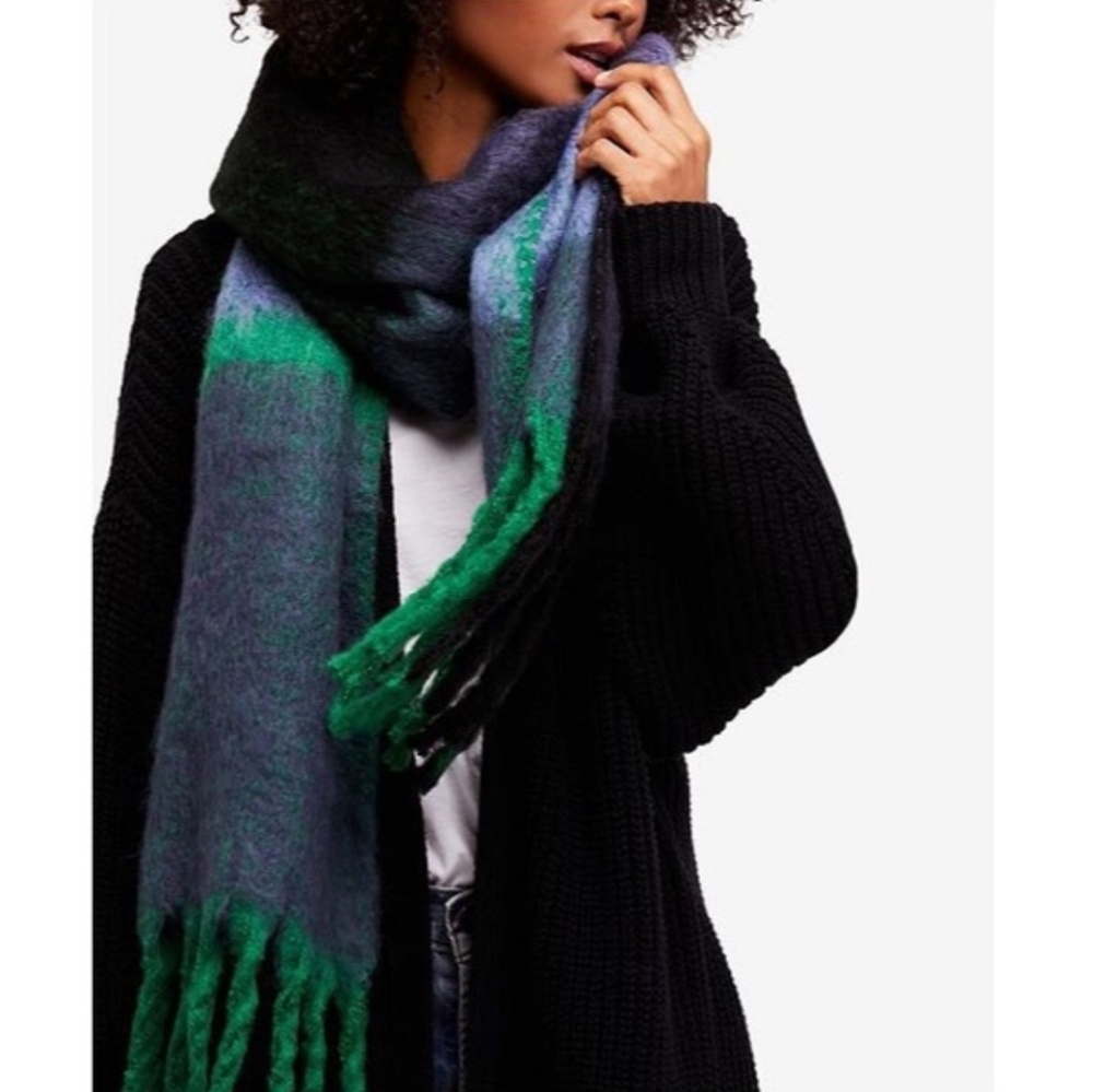Free People Cameron Brushed Navy Plaid Bkanket Scarf Plush Fringe Oversized NWT